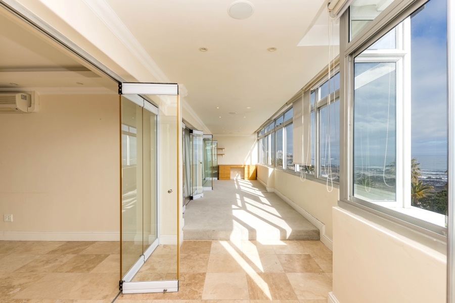 To Let 2 Bedroom Property for Rent in Sea Point Western Cape